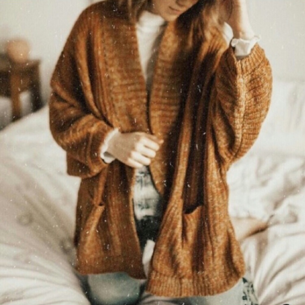 Urban Outfitter Oversized Cardigan - Picture 2 of 2